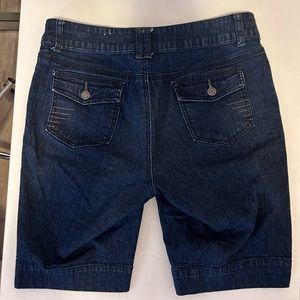 St.John’s woman’s jean shirt size 10.